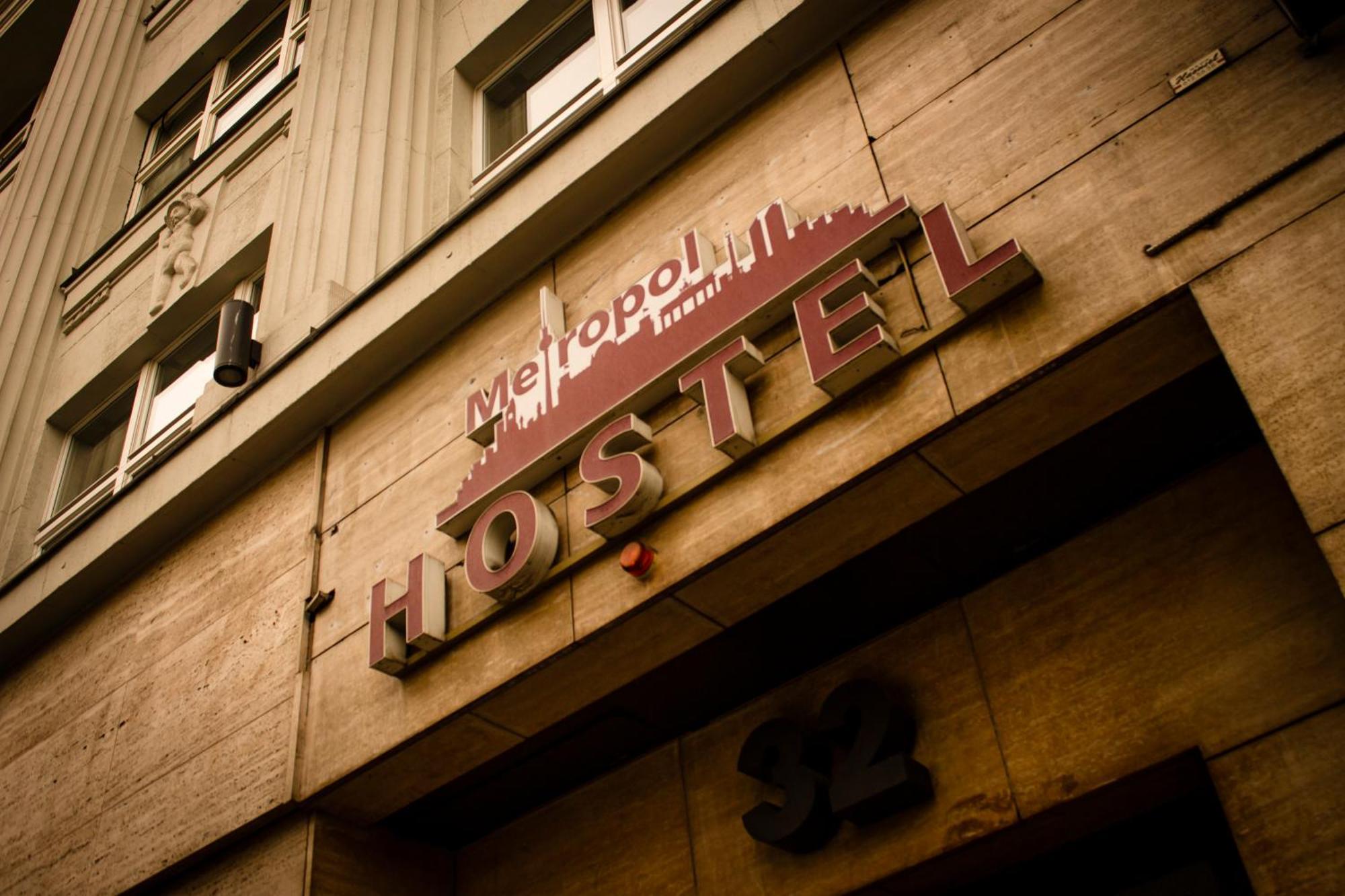 Metropol Hostel Берлин Экстерьер фото